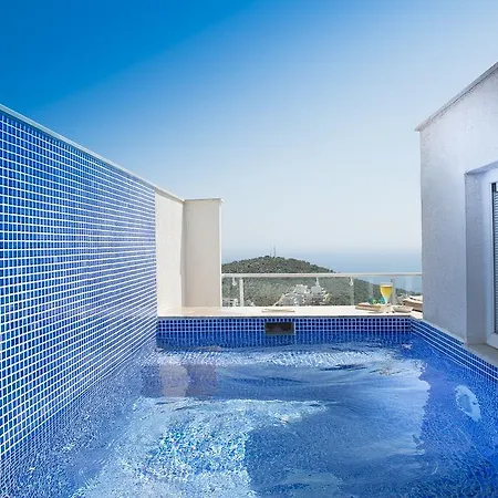 Azure Heights No5 Apartment *